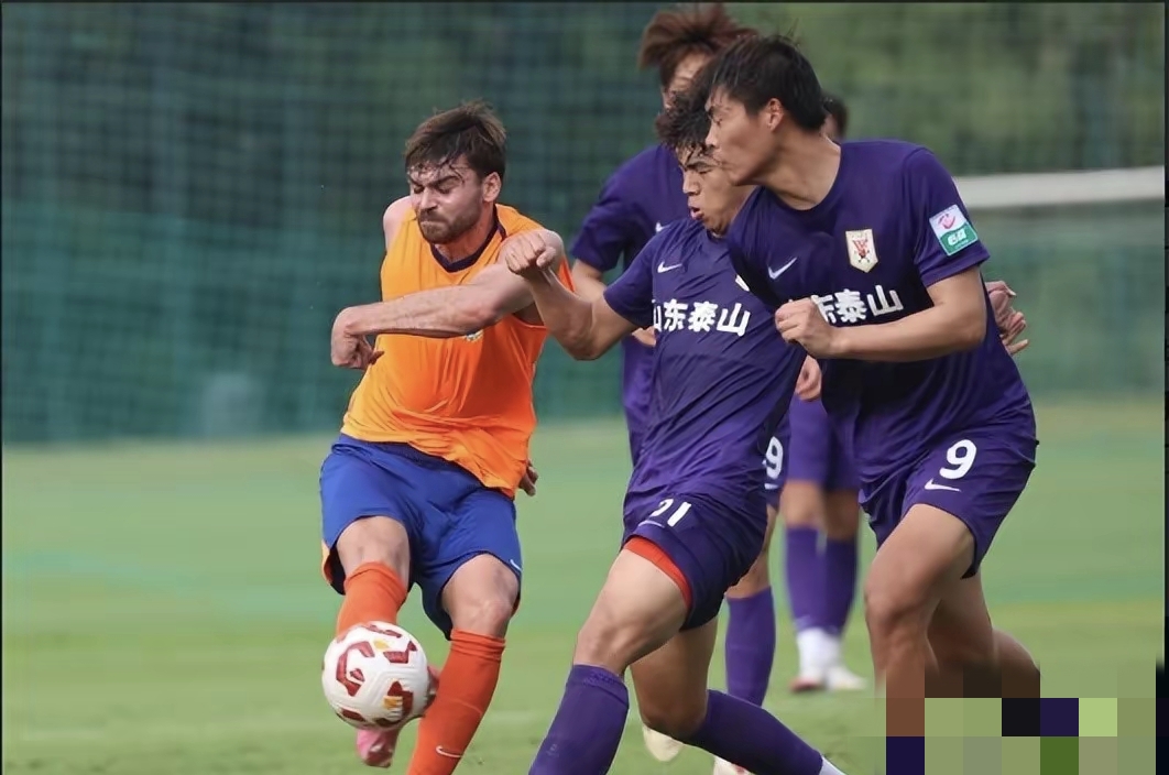 包含意甲集结日再迎强敌；广东宏远迎来里程碑；主帅态度——悬念犹存；阵容厚度经受考验的词条